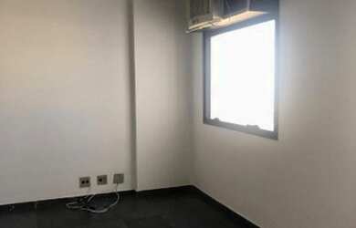 Imagem: O depósito possui 1 Vaga na garagem, 30m² de Área e está