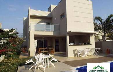 Imagem: A casa em condomínio possui 4 Dormitórios, 5 Banheiros, 4