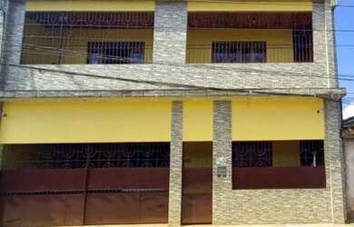 Imagem: A casa possui 4 Dormitórios, 4 Banheiros, 2 Vagas na garagem