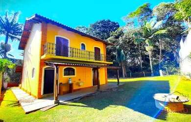 Imagem: A casa em condomínio possui 3 Dormitórios, 3 Banheiros, 5