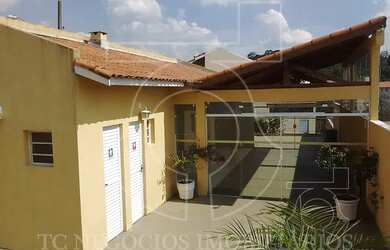 Imagem: A casa em condomínio possui 2 Dormitórios, 3 Banheiros, 2