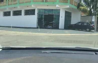 Imagem: A casa possui 3 Dormitórios, 3 Banheiros, 1 Vaga na garagem