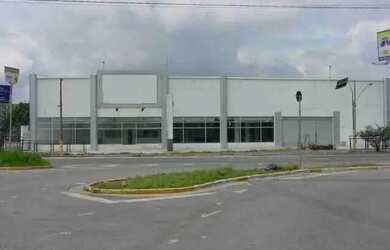 Imagem: O depósito possui 5 Vagas na garagem e 2260m² de Área e está