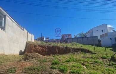 Imagem: O terreno possui 300m² de Área e está localizado em Pouso