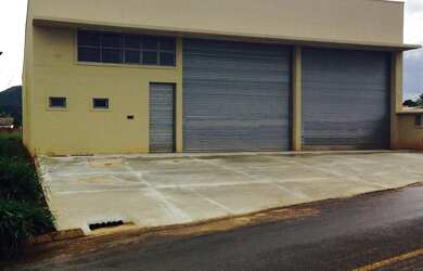 Imagem: O depósito possui 5 Vagas na garagem, 860m² de Área e está