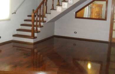 Imagem: A casa possui 3 Dormitórios, 2 Banheiros, 2 Vagas na garagem