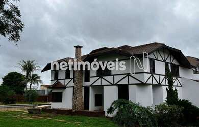 Imagem: A casa possui 5 Dormitórios, 5 Banheiros, 4 Vagas na garagem