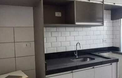 Imagem: O apartamento possui 2 Dormitórios, 1 Banheiro, 1 Vaga na garagem