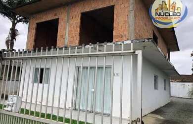 Imagem: A casa possui 5 Dormitórios, 2 Banheiros, 5 Vagas na garagem