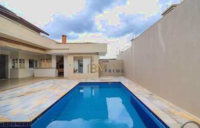 Imagem: A casa em condomínio possui 5 Dormitórios, 5 Banheiros, 4