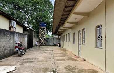 Imagem: O apartamento possui 1 Dormitório, 1 Banheiro, 1 Vaga na garagem