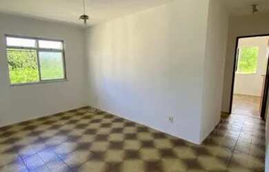 Imagem 3: Cabula 2/4 com cozinha e área de serviço 51 metros quadrados, fica em frente ao quartel 1