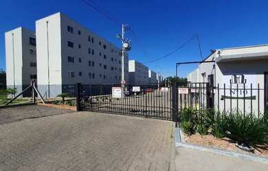 Imagem: O apartamento possui 2 Dormitórios, 1 Banheiro, 1 Vaga na garagem