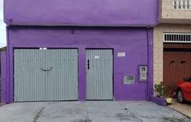 Imagem: A casa possui 5 Dormitórios e 4 Vagas na garagem e está localizado