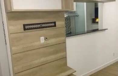 Imagem: O apartamento possui 2 Dormitórios, 1 Banheiro, 1 Vaga na garagem