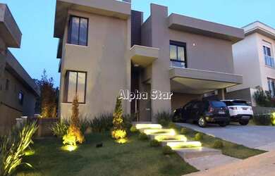 Imagem: A casa em condomínio possui 4 Dormitórios, 5 Banheiros, 4