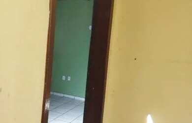 Imagem: A casa possui 3 Dormitórios, 2 Banheiros e está localizado