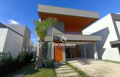 Imagem: A casa em condomínio possui 3 Dormitórios, 4 Banheiros, 4