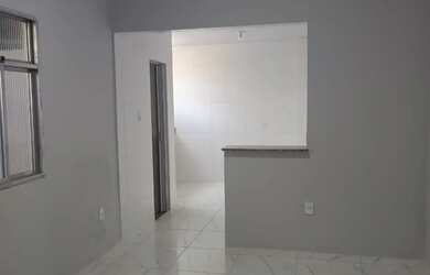 Imagem: A casa possui 1 Dormitório e 1 Banheiro e está localizado