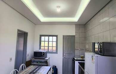 Imagem: O apartamento possui 2 Dormitórios, Acomodam 7 pessoas e 1