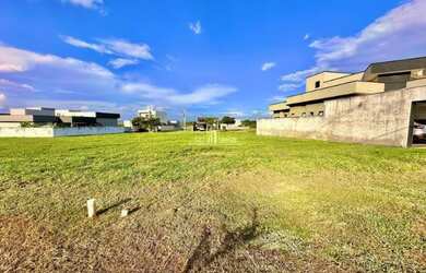 Imagem: O terreno possui 300m² de Área e está localizado em Terras