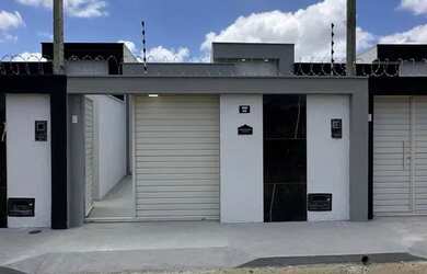 Imagem: A casa possui 2 Dormitórios, 2 Banheiros, 2 Vagas na garagem