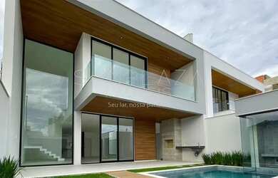 Imagem: A casa possui 4 Dormitórios, 5 Banheiros e 275m² de Área