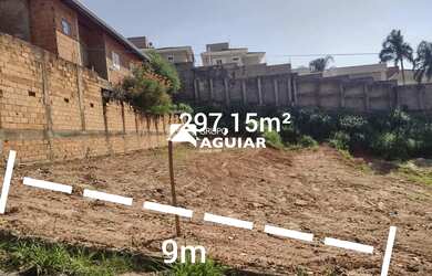 Imagem: O terreno possui 297m² de Área e está localizado em Bosque