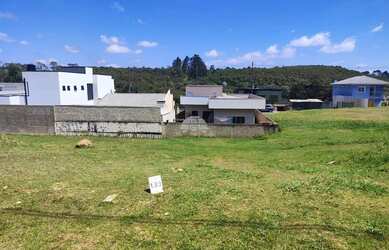 Imagem: O terreno possui 300m² de Área e está localizado em Arruda