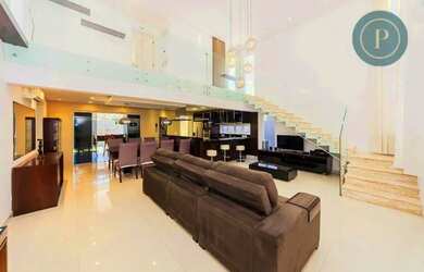 Imagem: A casa em condomínio possui 4 Dormitórios, 5 Banheiros, 4