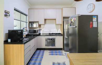 Imagem: A casa em condomínio possui 3 Dormitórios, 3 Banheiros, 2