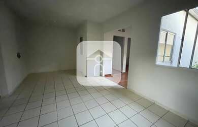 Imagem: A casa em condomínio possui 2 Dormitórios, 1 Banheiro, 2 Vagas