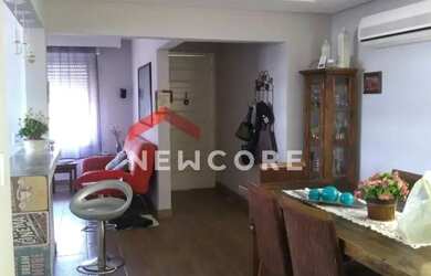 Imagem: A casa possui 2 Dormitórios, 3 Banheiros, 3 Vagas na garagem