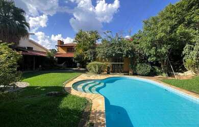 Imagem: A casa em condomínio possui 4 Dormitórios, 5 Banheiros, 5