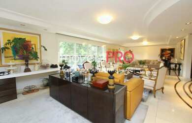 Imagem: O apartamento possui 4 Dormitórios, 3 Banheiros, 4 Vagas na