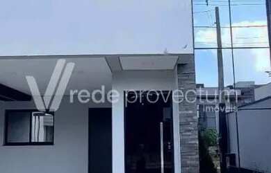 Imagem: A casa em condomínio possui 3 Dormitórios, 2 Banheiros, 4