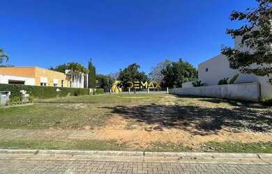 Imagem: O terreno possui 1.200m² de Área e está localizado em São