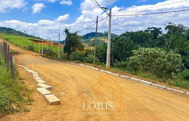 Imagem: O terreno possui 600m² de Área e está localizado em Centro