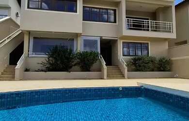 Imagem: A casa em condomínio possui 3 Dormitórios, 3 Banheiros, 2