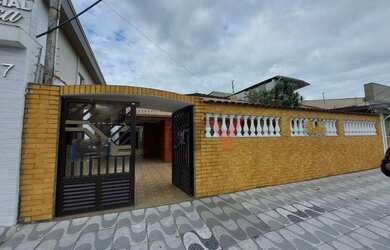 Imagem: A casa possui 2 Dormitórios, 2 Banheiros, 5 Vagas na garagem