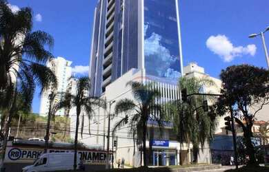 Imagem: O depósito possui 5 Vagas na garagem, 261m² de Área e está