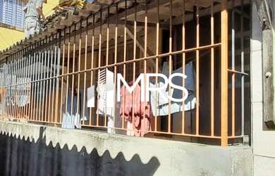 Imagem: A kitnet possui 1 Dormitório, 1 Banheiro, 1 Vaga na garagem