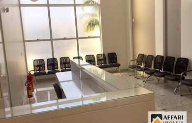 Imagem: O depósito possui 1 Vaga na garagem, 180m² de Área e está