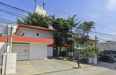 Imagem: O depósito possui 5 Vagas na garagem, 500m² de Área e está