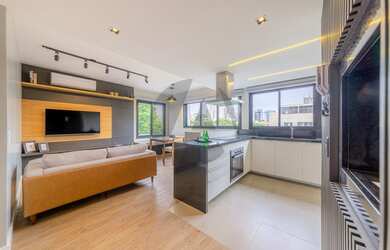 Imagem: O apartamento possui 2 Dormitórios, 1 Banheiro, 1 Vaga na garagem