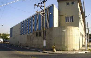 Imagem: O depósito possui 1.400m² de Área e está localizado em