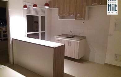 Imagem: O apartamento possui 1 Dormitório, 1 Banheiro, 1 Vaga na garagem