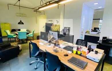 Imagem: O depósito possui 2 Vagas na garagem, 90m² de Área, Imóvel