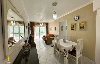 Imagem: O apartamento possui 3 Dormitórios, 1 Banheiro, 1 Vaga na garagem