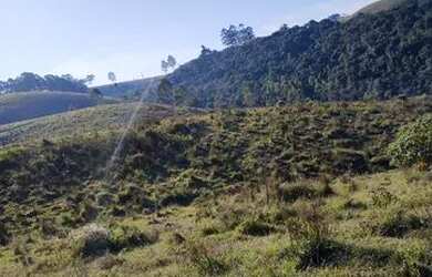 Imagem: O terreno possui 600m² de Área e está localizado em Loteamento